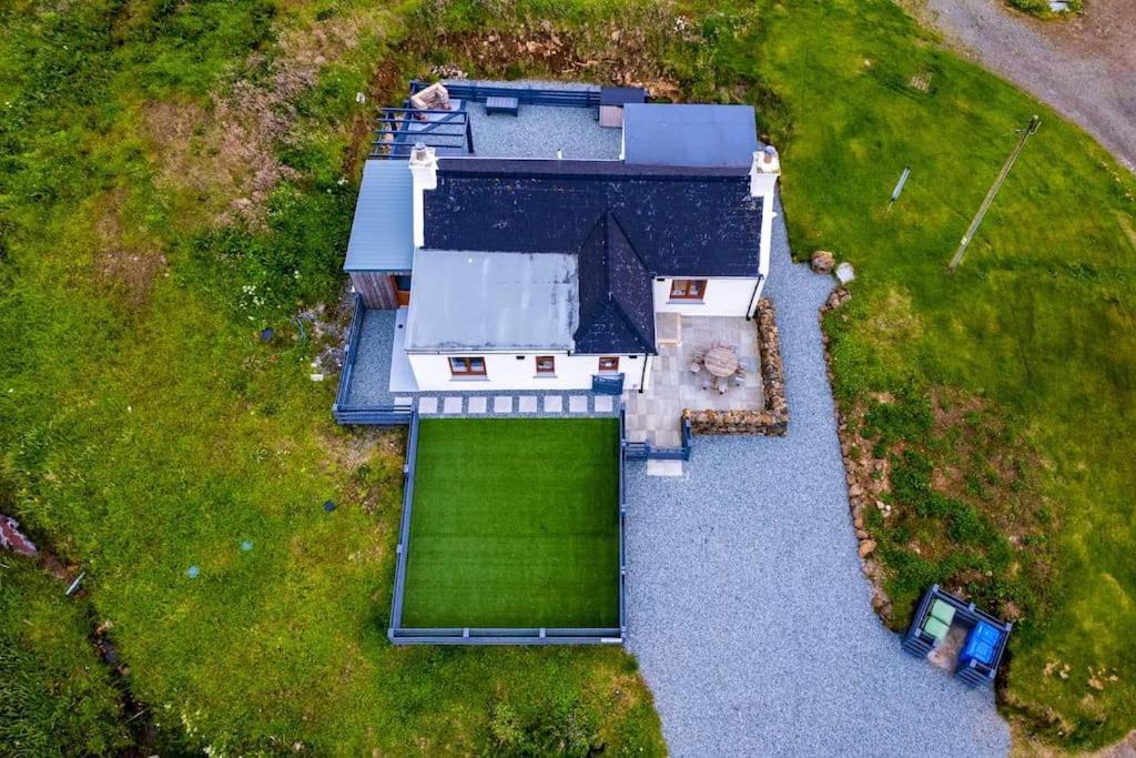 No. 6 - The Little House That Gives A Hug Holiday home Trumpan
