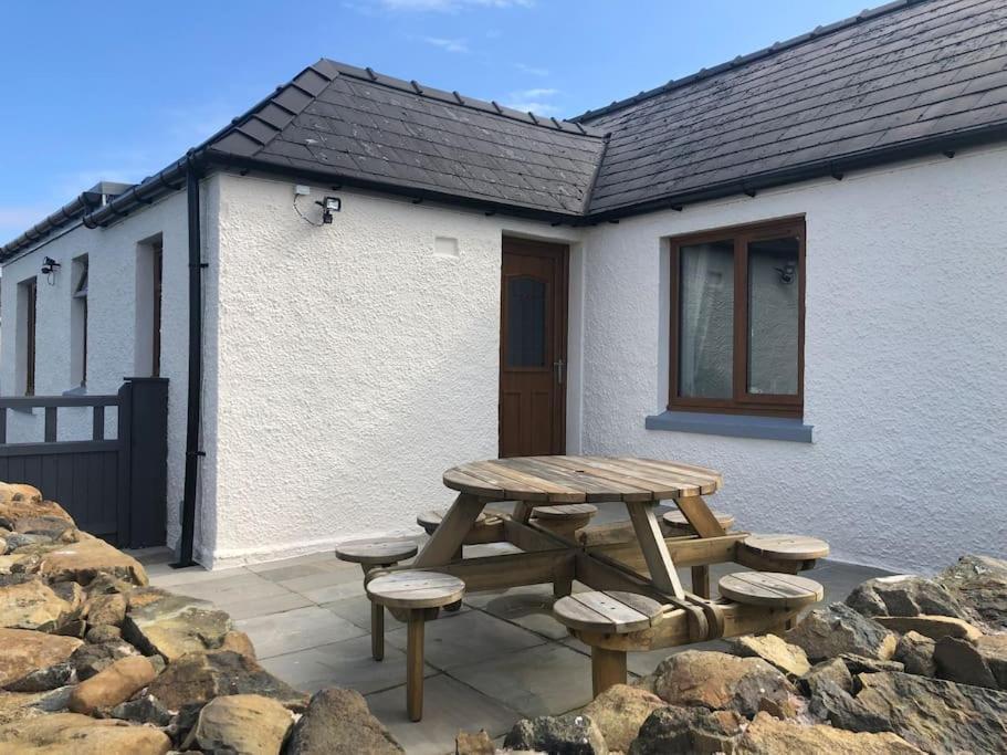 No. 6 - The Little House That Gives A Hug Holiday home Trumpan